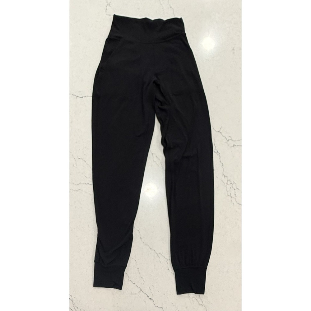 Lululemon Women's Jogger Style Sweatpants/Leggings Size 4 Black